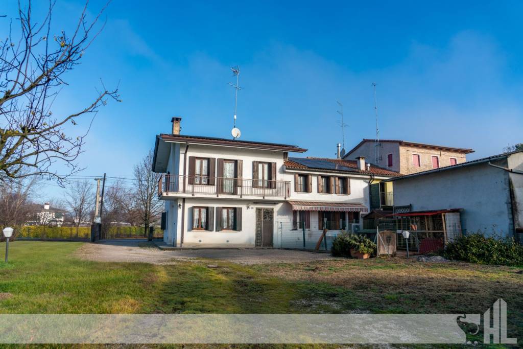casa indipendente in vendita a Fontanelle