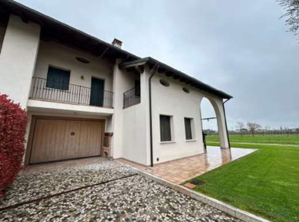 casa indipendente in vendita a Fontanelle