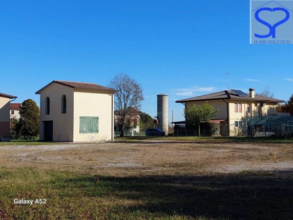 terreno edificabile in vendita a Fontanelle