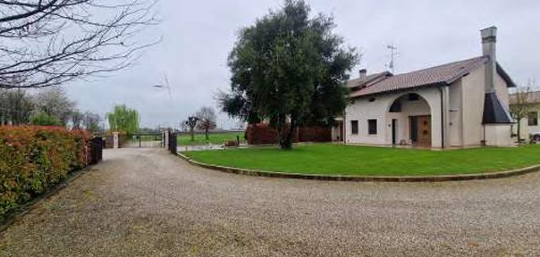 casa indipendente in vendita a Fontanelle
