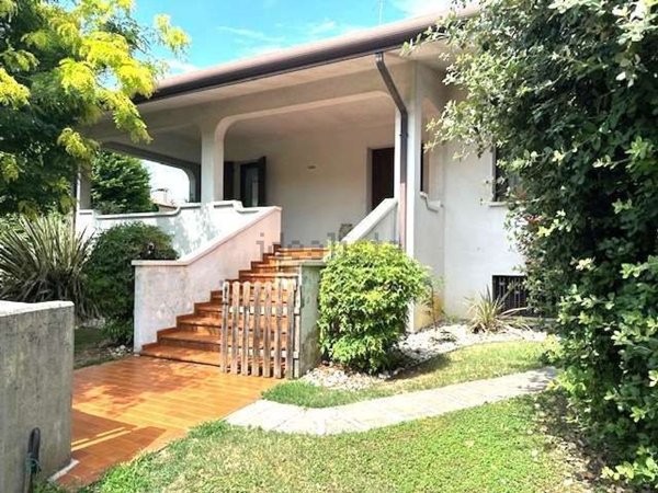 casa indipendente in vendita a Fontanelle