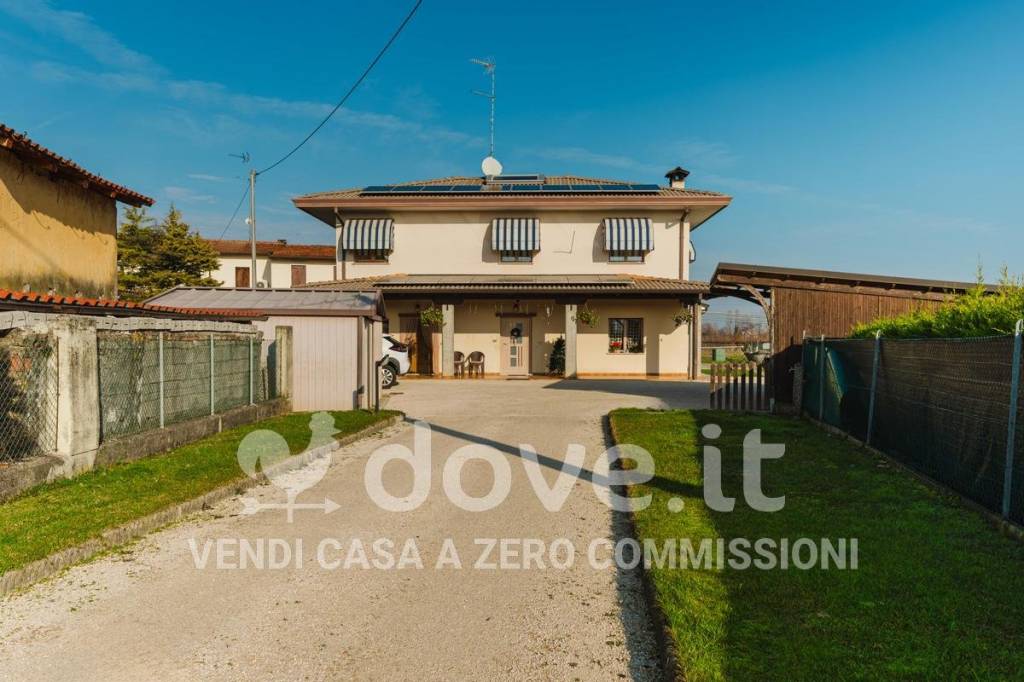 casa indipendente in vendita a Fontanelle