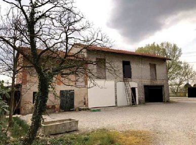 locale di sgombero in vendita a Fontanelle