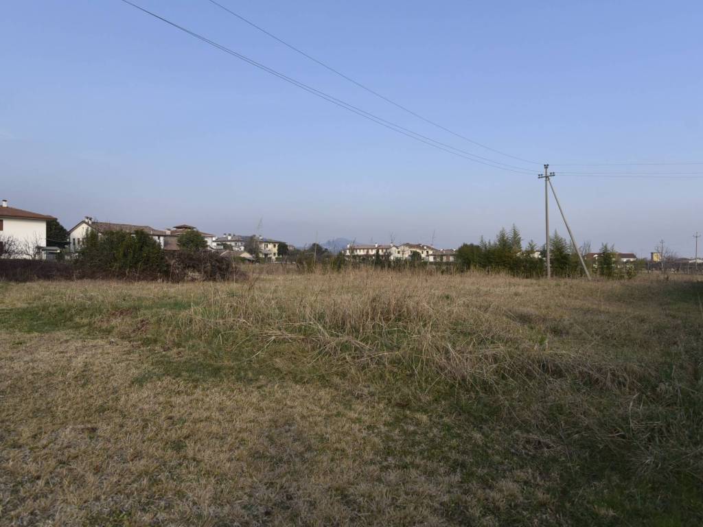 terreno edificabile in vendita a Fonte