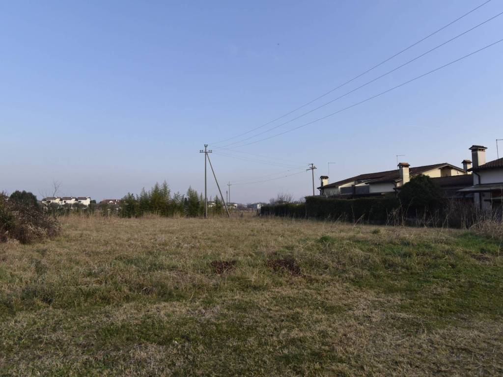 terreno edificabile in vendita a Fonte
