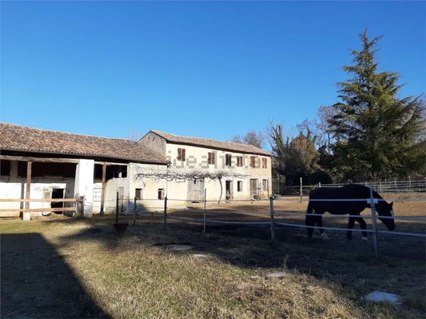 casale in vendita a Fonte