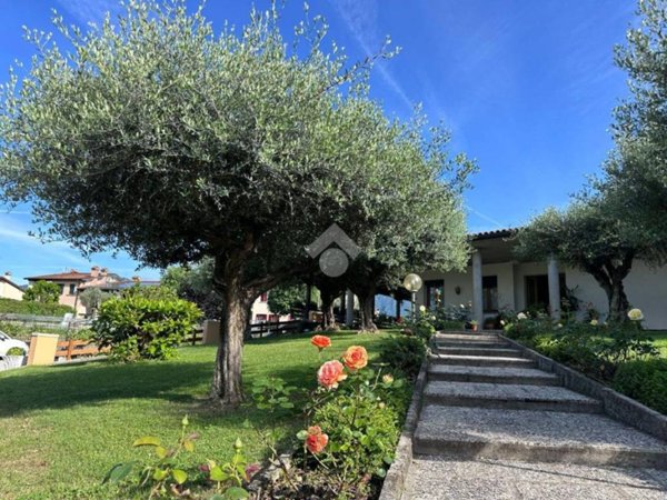 casa indipendente in vendita a Fonte