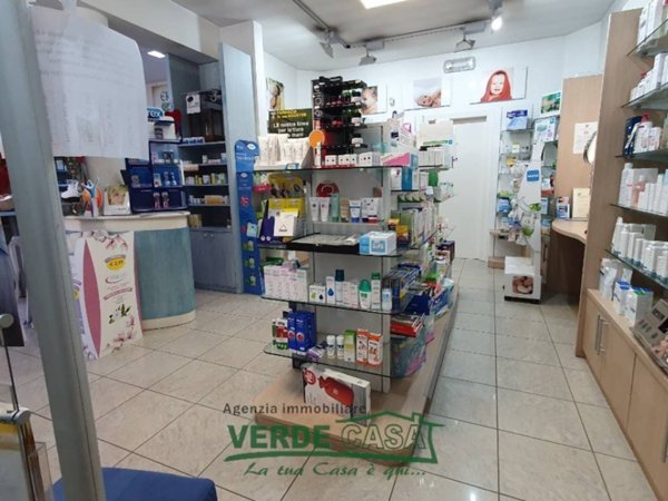 negozio in vendita a Fonte