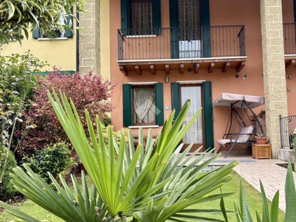 casa indipendente in vendita a Fonte