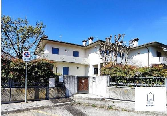 casa indipendente in vendita a Fonte