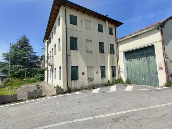 intera palazzina in vendita a Fonte