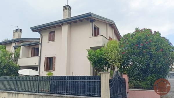 casa indipendente in vendita a Fonte