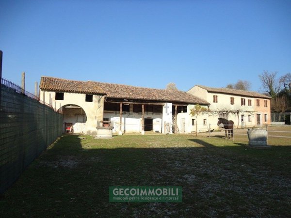 casale in vendita a Fonte