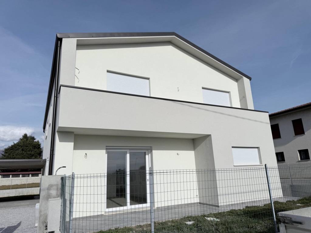 casa indipendente in vendita a Fonte