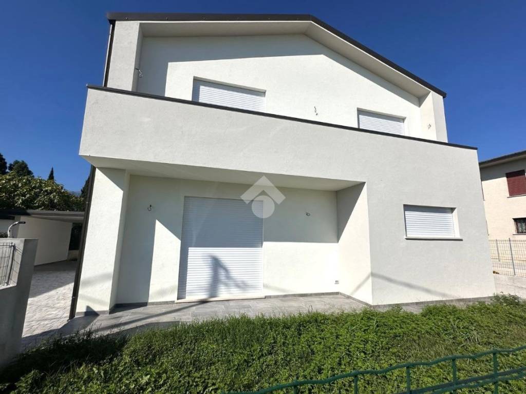 casa indipendente in vendita a Fonte