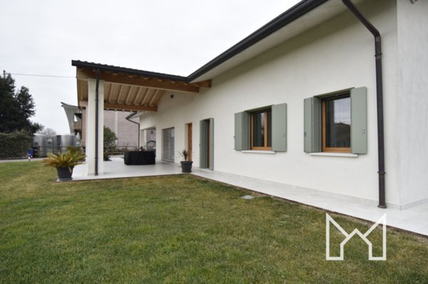 casa indipendente in vendita a Fonte