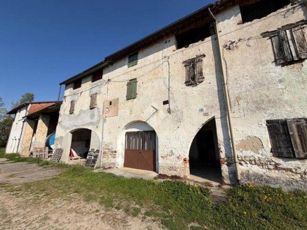 casale in vendita a Fonte