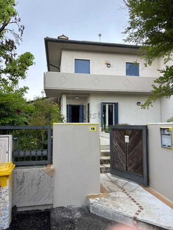 casa indipendente in vendita a Fonte