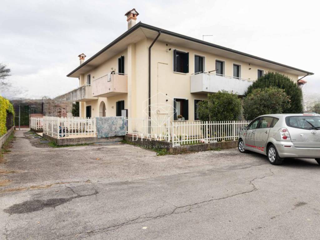 intera palazzina in vendita a Fonte