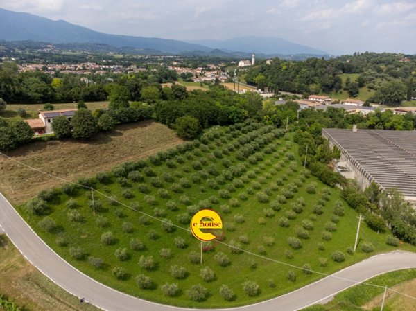 terreno in vendita a Fonte