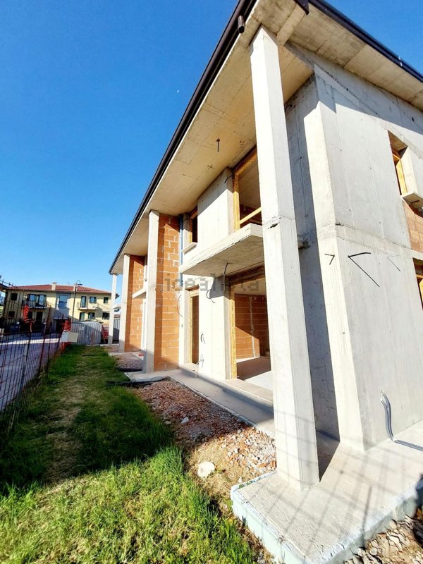 casa indipendente in vendita a Fonte