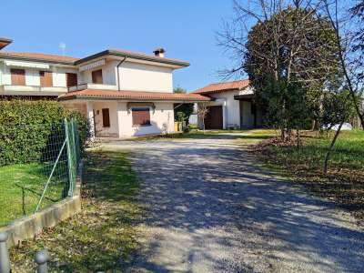 casa indipendente in vendita a Gaiarine in zona Francenigo