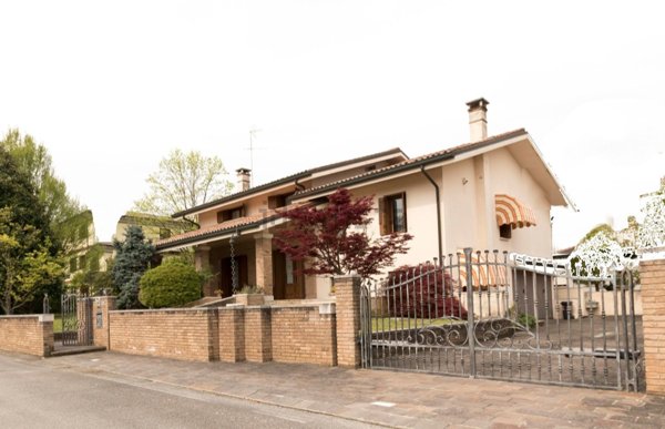 casa indipendente in vendita a Gaiarine in zona Albina