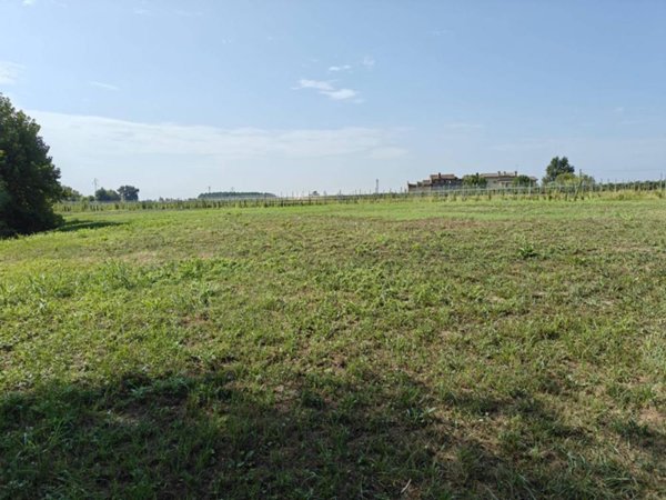 terreno edificabile in vendita a Gaiarine