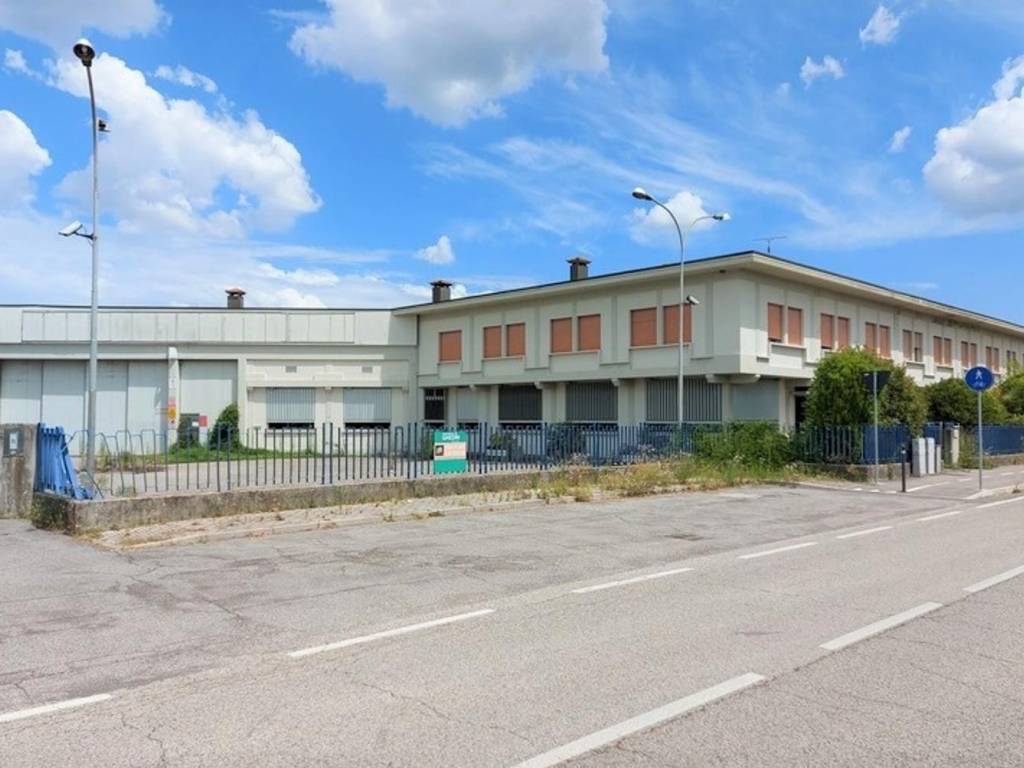 locale commerciale in vendita a Gaiarine