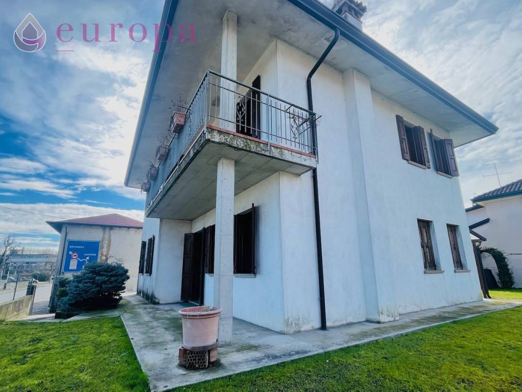 casa indipendente in vendita a Gaiarine in zona Francenigo