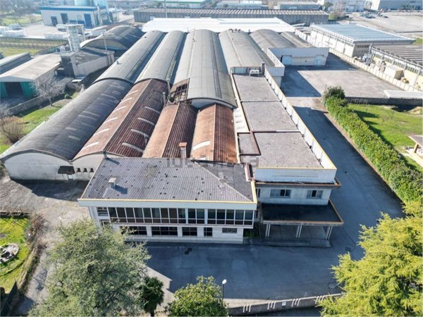 capannone in vendita a Gaiarine in zona Albina