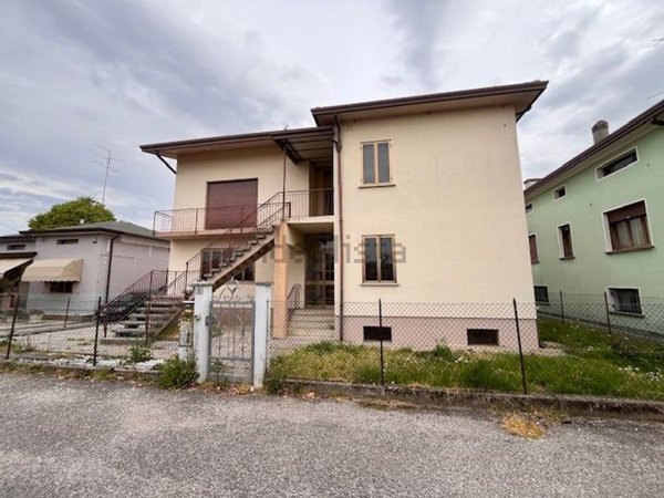 appartamento in vendita a Gaiarine in zona Francenigo
