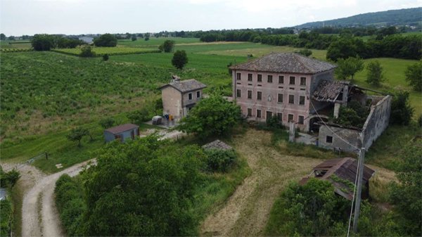 casale in vendita a Giavera del Montello