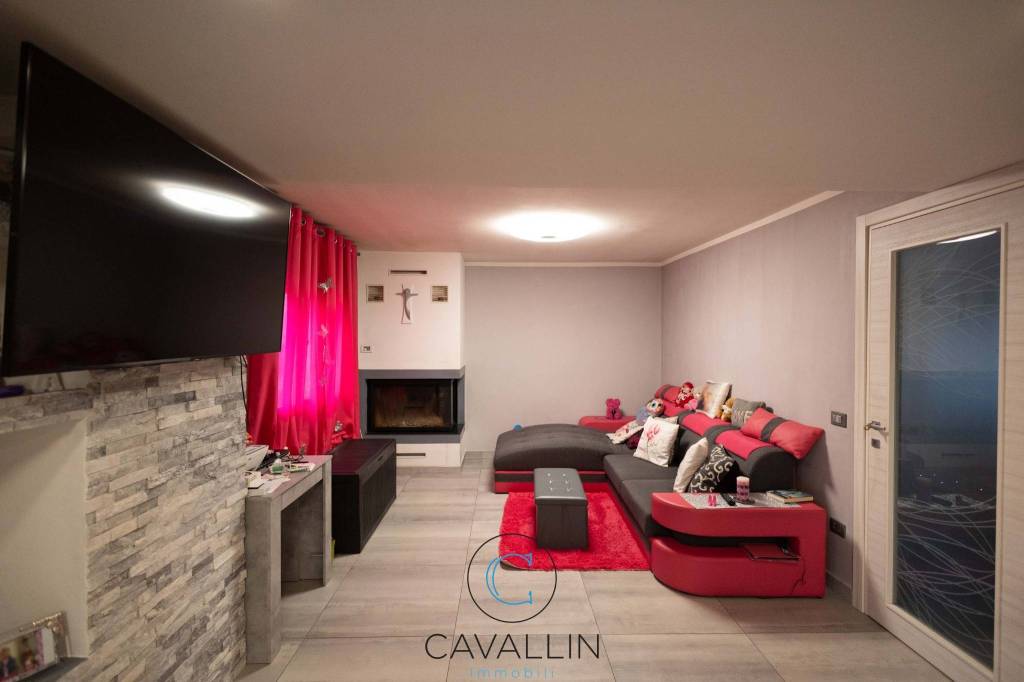 casa indipendente in vendita a Giavera del Montello in zona Cusignana