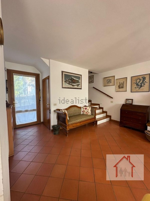 casa indipendente in vendita a Giavera del Montello in zona Santi Angeli