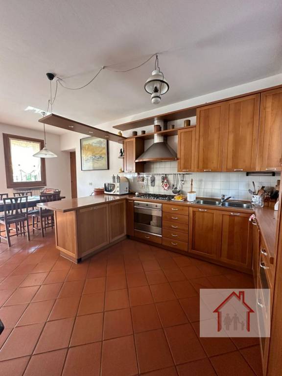 casa indipendente in vendita a Giavera del Montello in zona Santi Angeli