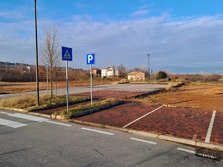 terreno edificabile in vendita a Giavera del Montello in zona Santi Angeli