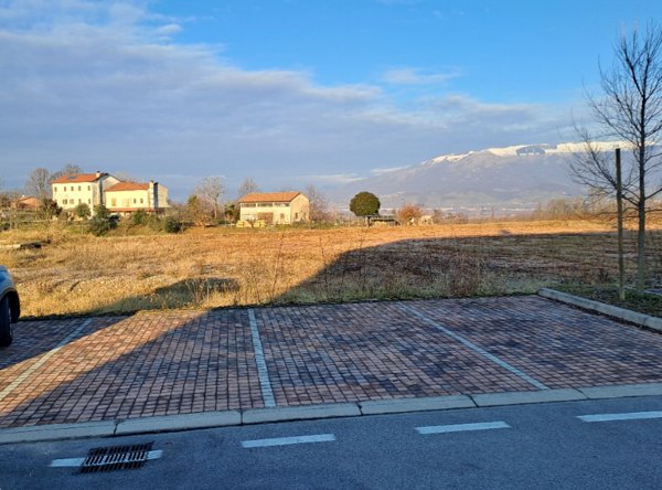 terreno edificabile in vendita a Giavera del Montello in zona Santi Angeli