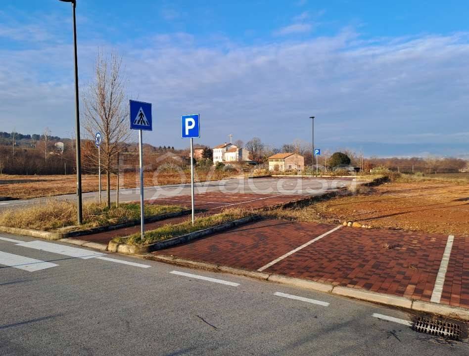 appartamento in vendita a Giavera del Montello in zona Santi Angeli