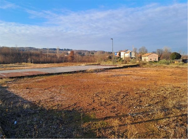 terreno edificabile in vendita a Giavera del Montello in zona Santi Angeli