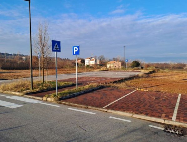 terreno edificabile in vendita a Giavera del Montello in zona Santi Angeli