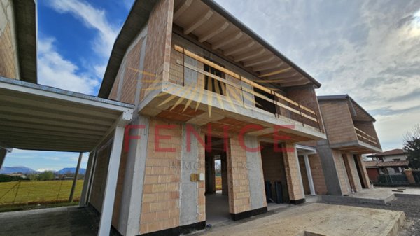 casa indipendente in vendita a Giavera del Montello in zona Cusignana
