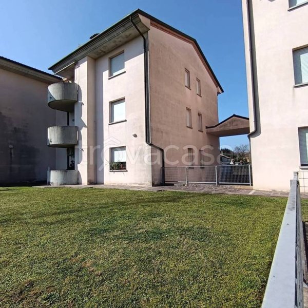 appartamento in vendita a Giavera del Montello in zona Cusignana