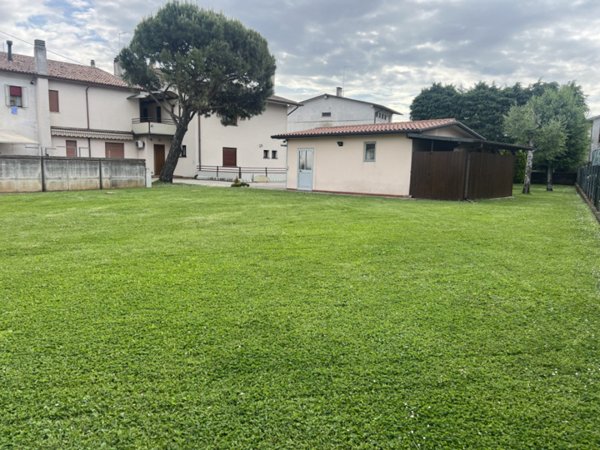 casa indipendente in vendita a Giavera del Montello in zona Cusignana
