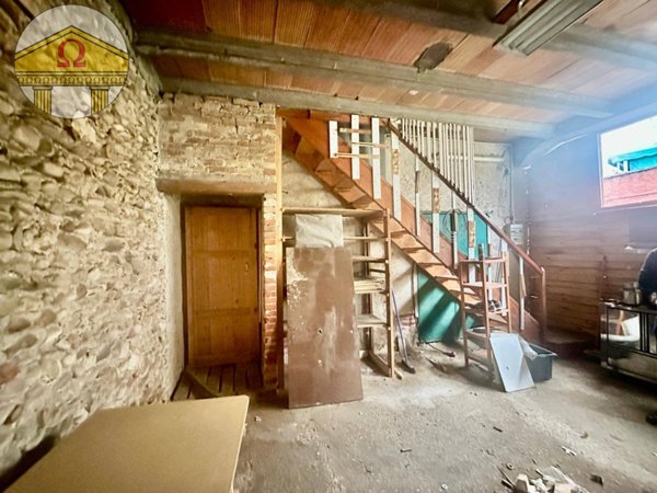 locale di sgombero in vendita a Giavera del Montello in zona Cusignana