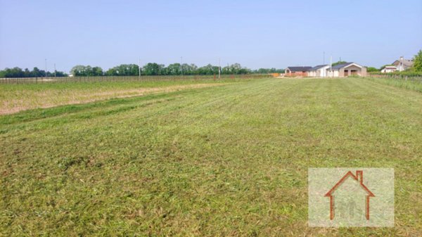 terreno edificabile in vendita a Giavera del Montello in zona Cusignana