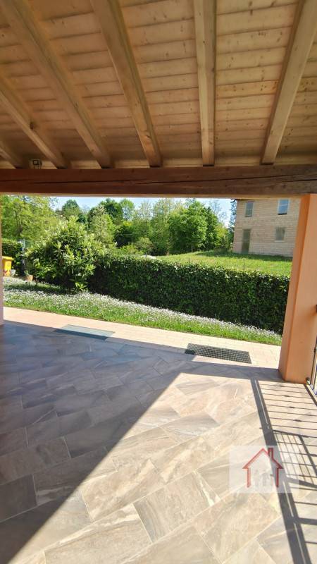 casa indipendente in vendita a Giavera del Montello in zona Santi Angeli