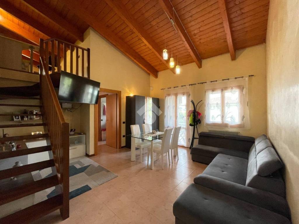 appartamento in vendita a Giavera del Montello in zona Cusignana