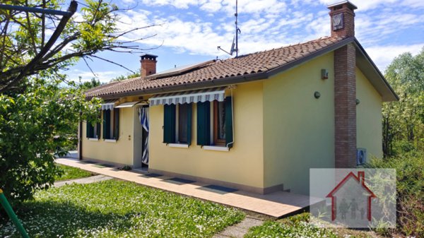casa indipendente in vendita a Giavera del Montello in zona Santi Angeli