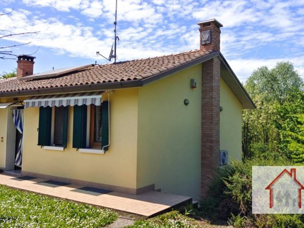 casa indipendente in vendita a Giavera del Montello in zona Santi Angeli